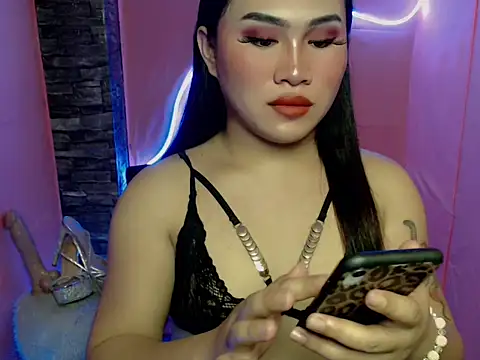 pretty lassy online show from November 2025 03:34:02 PM