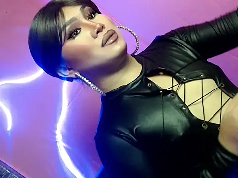 pretty lassy online show from November 2025 02:23:01 PM