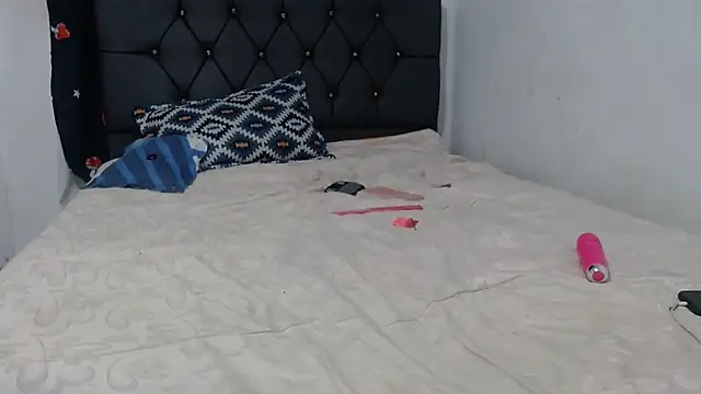 Snapshot of Angeliicaxx chatting on September 2025 04:17:02 AM Angeliicaxx online show from September 2025 04:17:02 AM