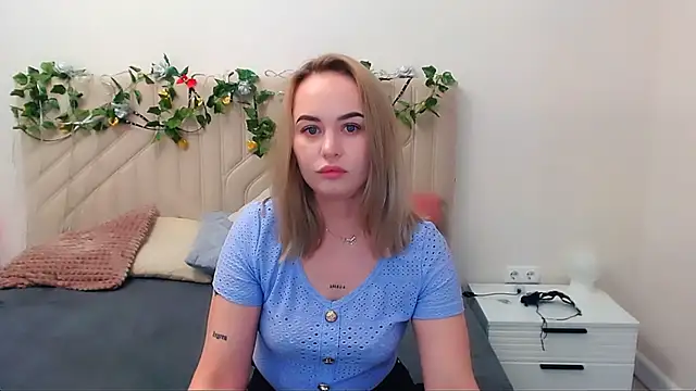 LiluMoon   online show from May 2026 11:28:01 AM