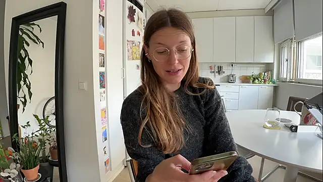 Scorpion Peach online show from September 2025 10:17:02 AM