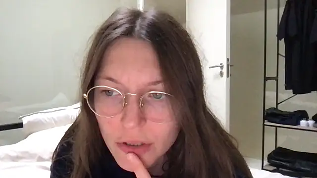 Scorpion Peach online show from January 2026 03:03:01 PM