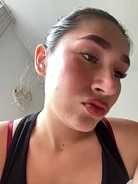 Snapshot of Isa_Villamarin chatting on October 2025 04:41:01 PM Isa Villamarin online show from October 2025 04:41:01 PM