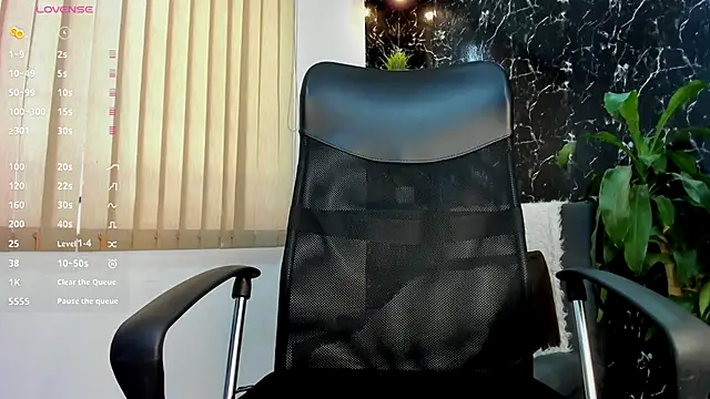 Alexander ferre online show from October 2025 01:20:02 PM