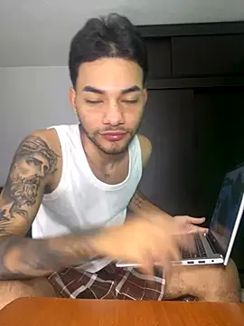 Snapshot of calvin_parker chatting on September 2025 04:45:02 PM calvin parker online show from September 2025 04:45:02 PM