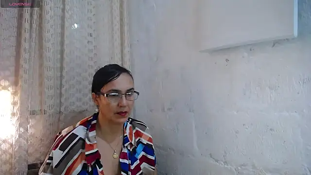 gabbyparker  online show from September 2025 01:56:01 PM