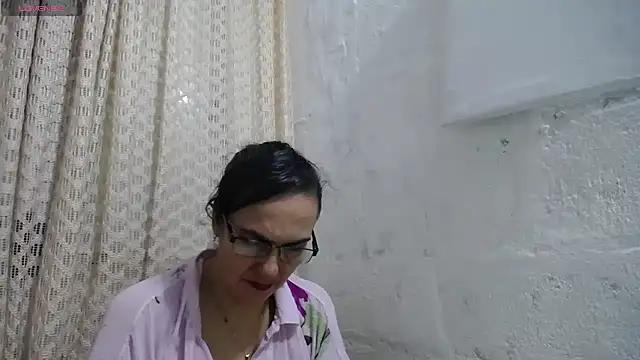 gabbyparker  online show from September 2025 09:33:02 AM