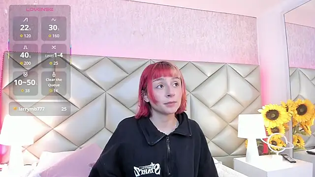 dafnne hall online show from December 2025 04:31:02 AM