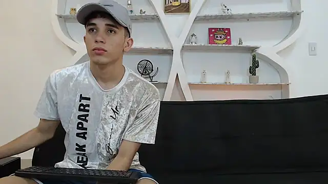 THREE GUYS HOT online show from November 2025 07:16:02 PM