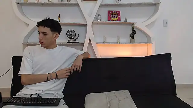 THREE GUYS HOT online show from November 2025 07:16:02 PM