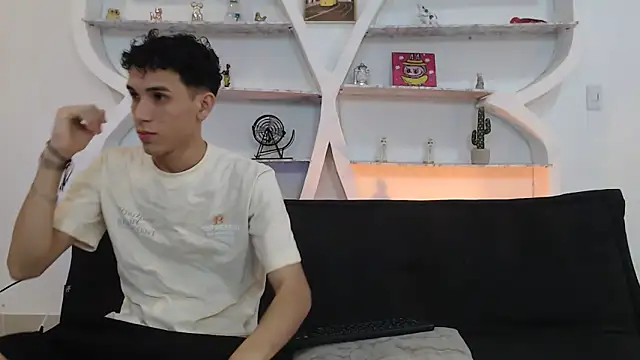 THREE GUYS HOT online show from November 2025 07:29:01 PM