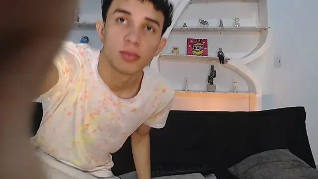 THREE GUYS HOT online show from December 2025 07:12:02 PM