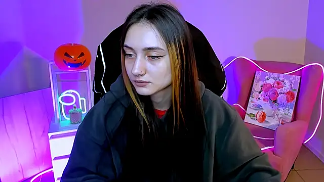 olivianorton online show from October 2025 01:18:02 PM