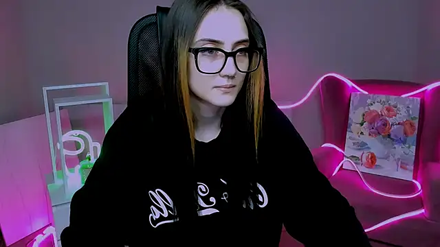 olivianorton online show from November 2025 03:12:02 PM