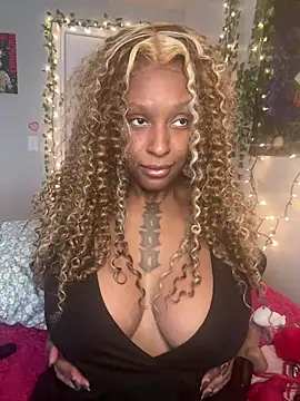 MistiSavannah online show from April 2026 03:05:01 PM