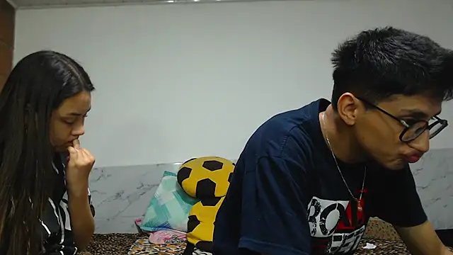 Noa Arez online show from December 2025 04:31:02 AM