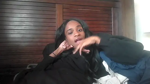 Marlowlovee online show from October 2025 12:27:01 AM