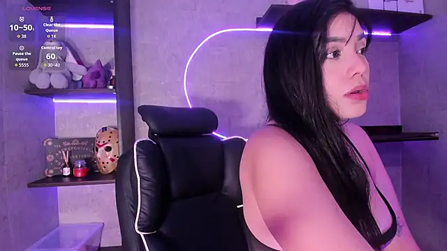 Snapshot of RenataLeclair chatting on February 2026 04:16:02 PM RenataLeclair online show from February 2026 04:16:02 PM