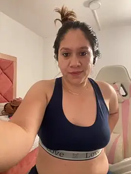 emma hot2006 online show from November 2025 05:45:02 PM