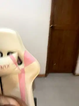 emma hot2006 online show from January 2026 09:09:01 PM