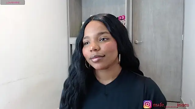 Chanell mina online show from November 2025 11:09:01 AM