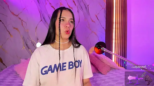 Emmiicute online show from November 2025 08:42:02 PM