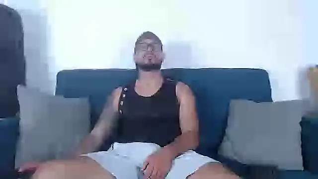 Snapshot of Eric_Evans1 chatting on October 2025 04:02:01 AM Eric Evans1 online show from October 2025 04:02:01 AM