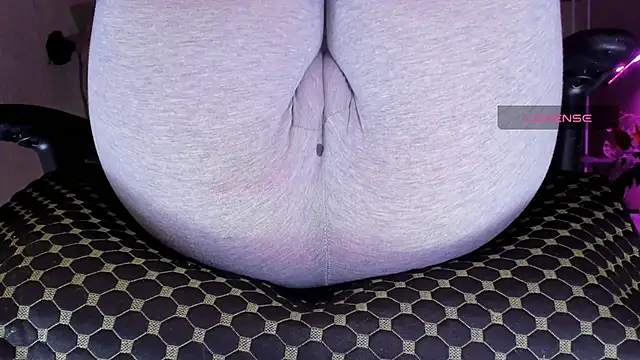 Cameltoe squirt inPants online show from November 2025 01:43:01 PM