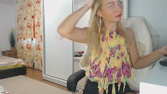 merlyn4 online show from January 2025 12:37:01 PM