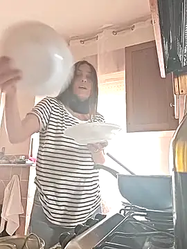 DaisyDea online show from October 2025 12:41:02 PM