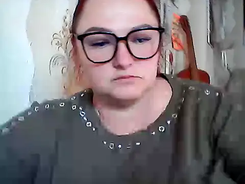 Snapshot of AngelQSky chatting on September 2025 12:21:02 PM AngelQSky online show from September 2025 12:21:02 PM