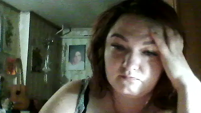 Snapshot of AngelQSky chatting on November 2025 11:37:01 PM AngelQSky online show from November 2025 11:37:01 PM