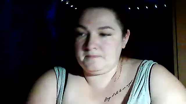 Snapshot of AngelQSky chatting on December 2025 04:35:01 PM AngelQSky online show from December 2025 04:35:01 PM