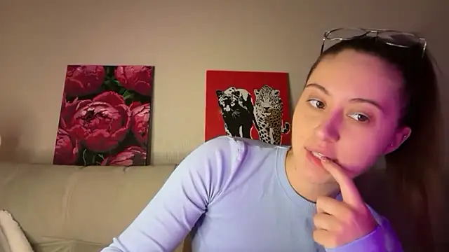 StellarAlice online show from March 2026 06:19:02 PM