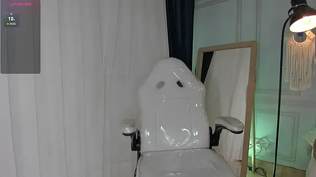 Doll Isa  online show from December 2025 06:38:01 PM