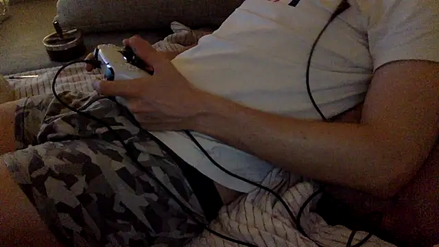 Breezydicksn online show from November 2025 06:32:01 PM