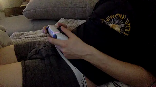 Breezydicksn online show from November 2025 05:18:02 AM