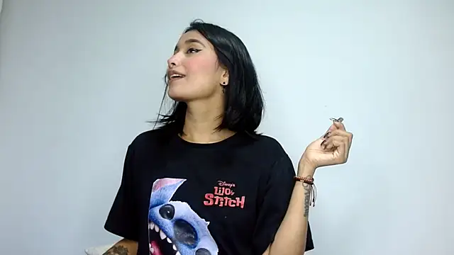 Gia Lee online show from October 2025 02:39:02 AM