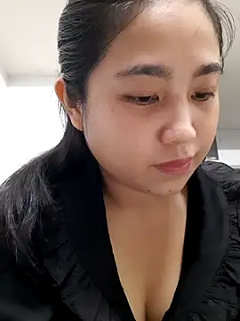 Snapshot of Minn-cute chatting on November 2025 02:57:01 AM Minn-cute online show from November 2025 02:57:01 AM