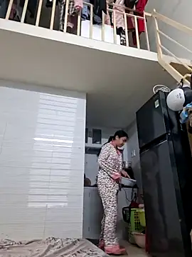 Snapshot of Minn-cute chatting on November 2025 03:07:01 AM Minn-cute online show from November 2025 03:07:01 AM