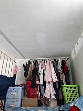 Snapshot of Minn-cute chatting on November 2025 01:06:02 PM Minn-cute online show from November 2025 01:06:02 PM