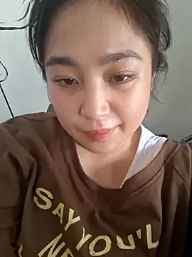 Snapshot of Minn-cute chatting on November 2025 03:17:02 AM Minn-cute online show from November 2025 03:17:02 AM