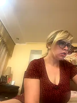 Crystal00Girl online show from September 2025 08:47:02 PM