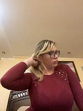 Crystal00Girl online show from October 2025 10:08:01 PM