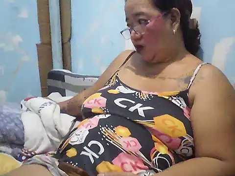 Snapshot of sweetsmile_naughty chatting on November 2025 12:16:01 PM sweetsmile naughty online show from November 2025 12:16:01 PM