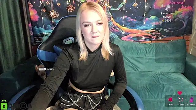 Snapshot of CrystalGirl99 chatting on February 2026 08:27:02 PM CrystalGirl99 online show from February 2026 08:27:02 PM