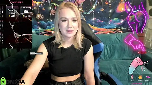 Snapshot of CrystalGirl99 chatting on February 2026 08:31:02 PM CrystalGirl99 online show from February 2026 08:31:02 PM