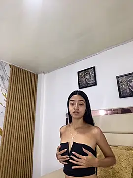 millycute18  online show from October 2025 12:35:02 PM