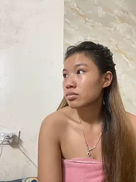 Snapshot of QueenLink chatting on September 2025 09:47:01 AM QueenLink online show from September 2025 09:47:01 AM