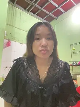 Snapshot of QueenLink chatting on October 2025 02:58:02 PM QueenLink online show from October 2025 02:58:02 PM